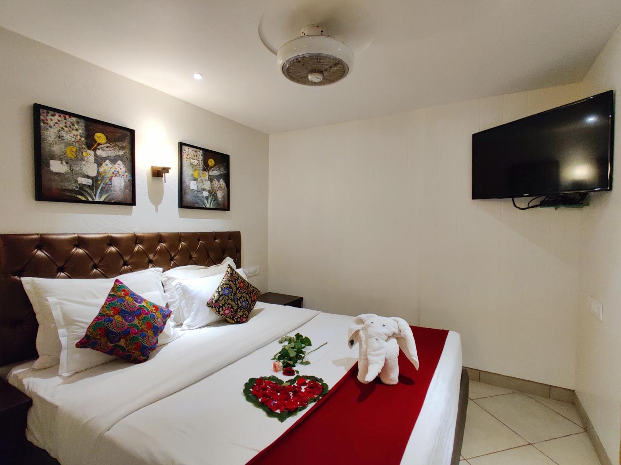 Misty Meadows, Lonavala Hotel Exterior photo