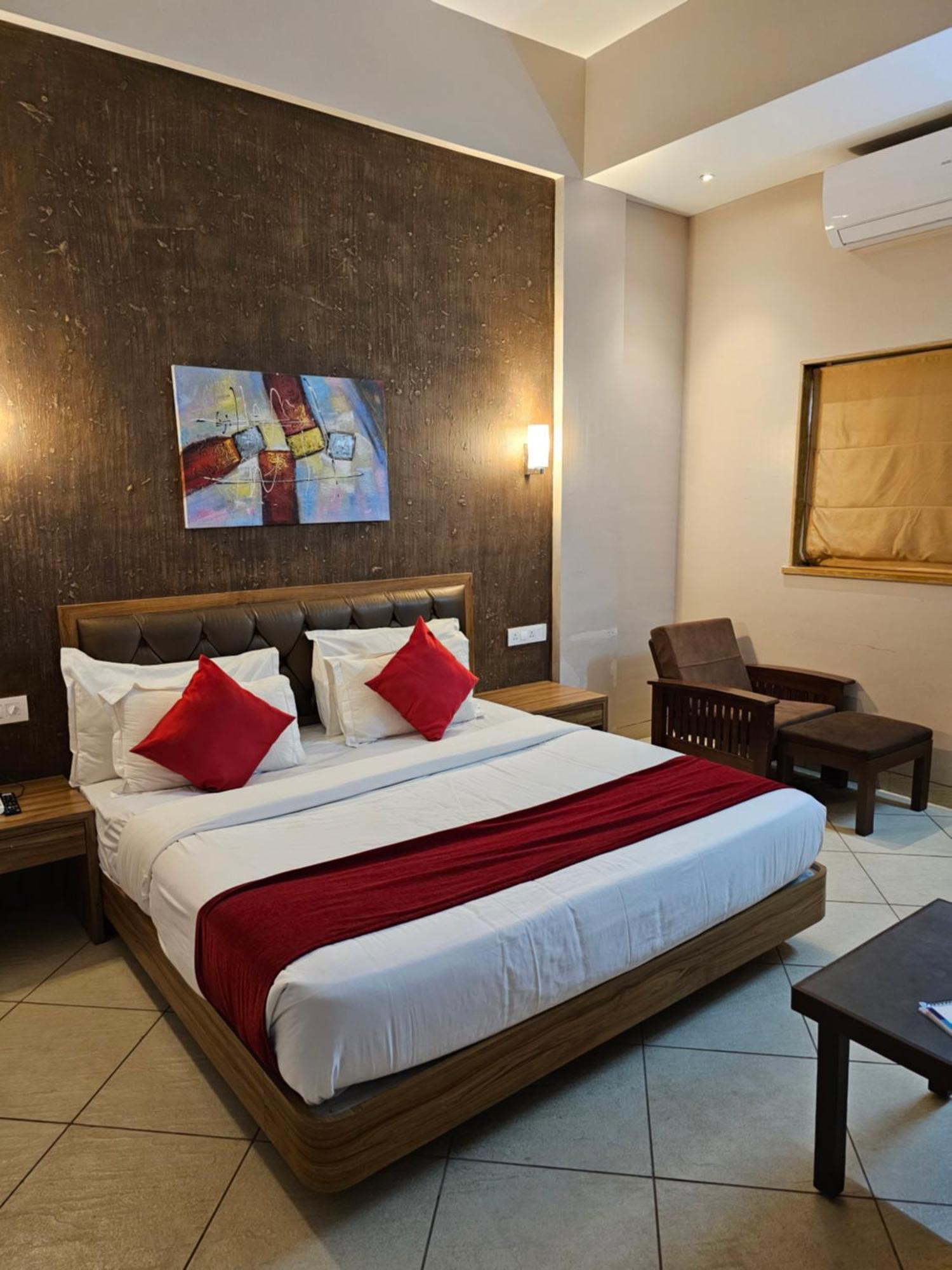 Misty Meadows, Lonavala Hotel Exterior photo