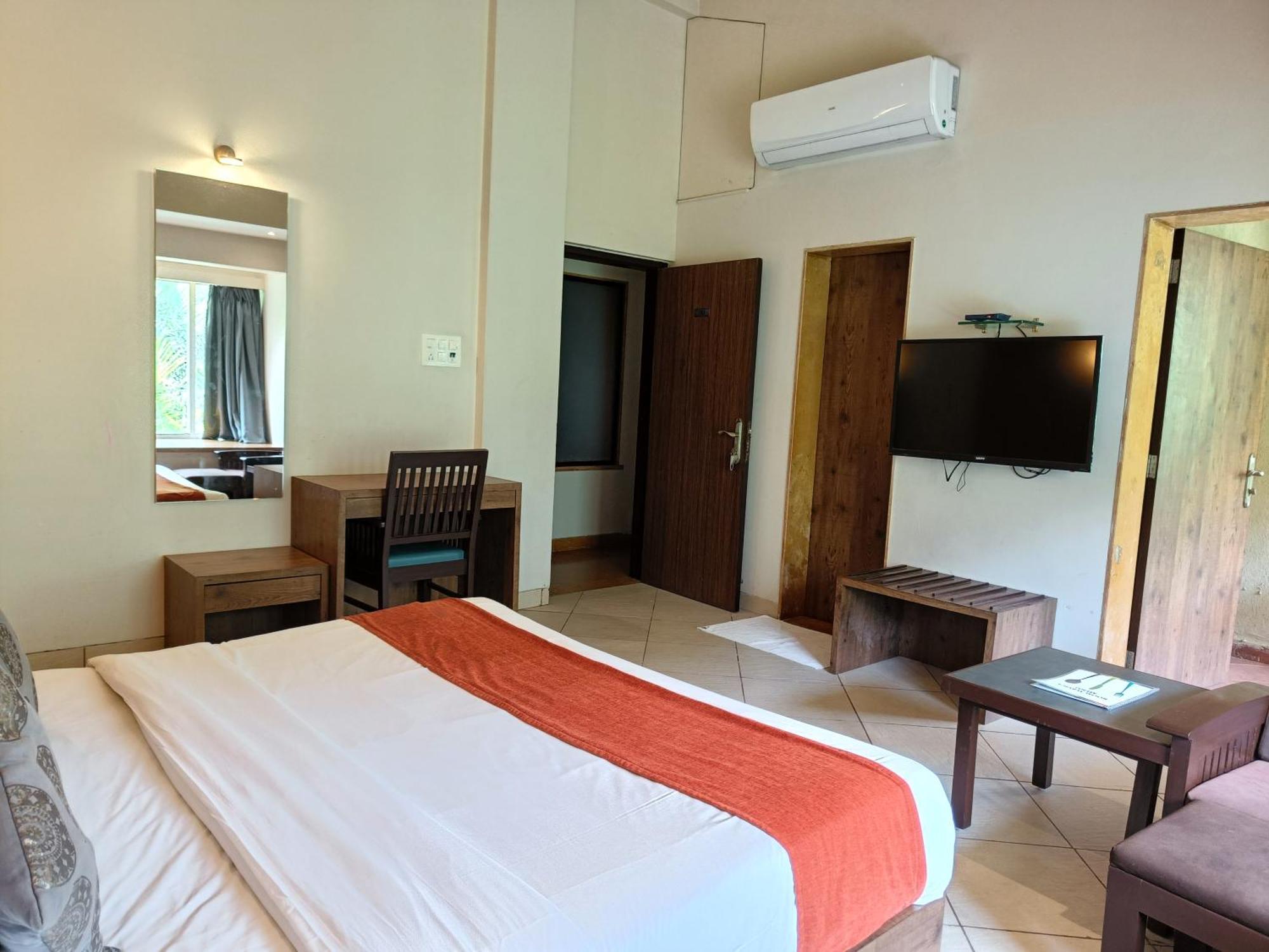 Misty Meadows, Lonavala Hotel Exterior photo