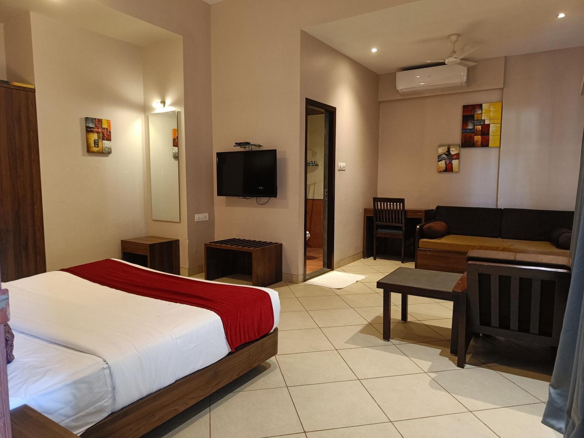 Misty Meadows, Lonavala Hotel Exterior photo