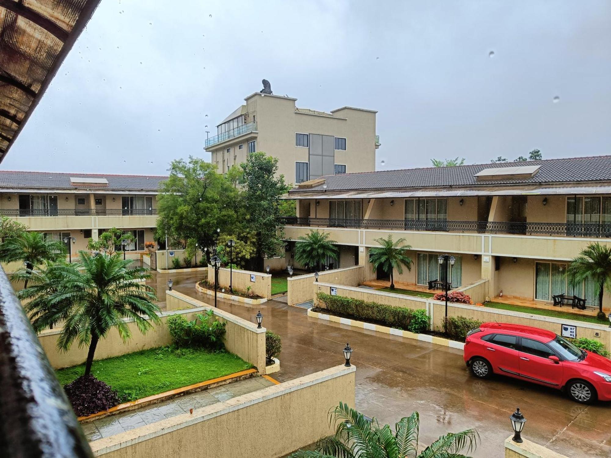 Misty Meadows, Lonavala Hotel Exterior photo