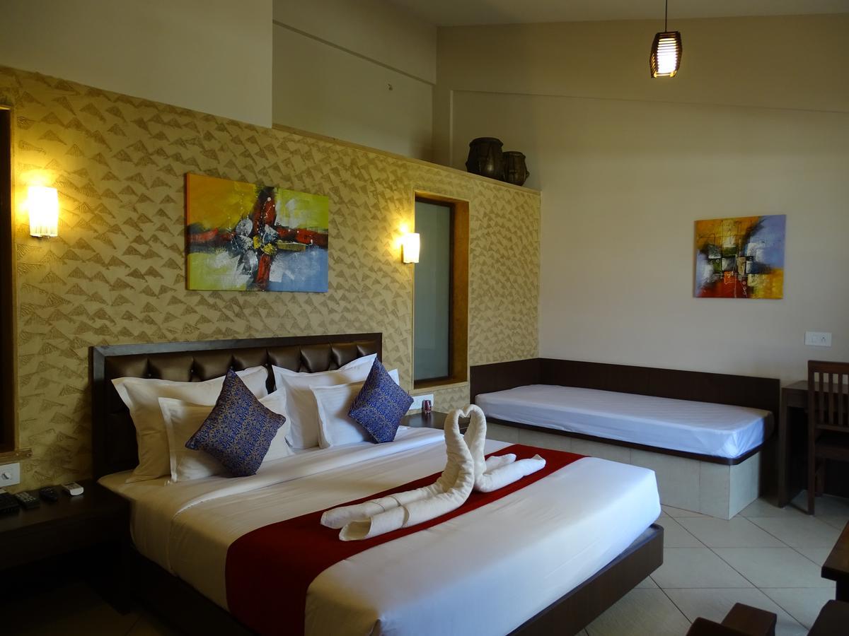 Misty Meadows, Lonavala Hotel Exterior photo
